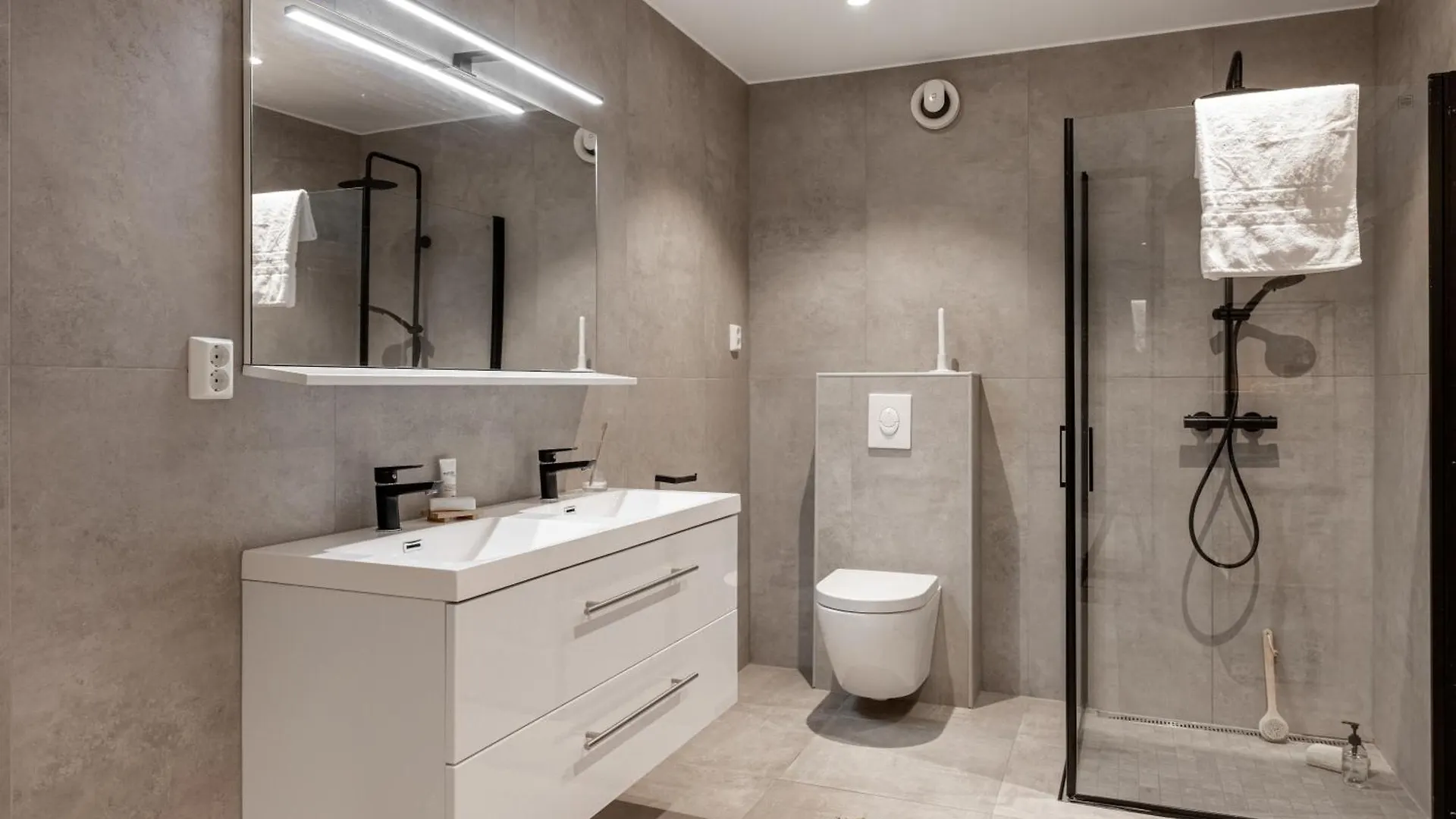 Dinbnb Apartments I 1898 Building With 95 Sqm Of Luxury I 2X Workspace Bergen Norwegen