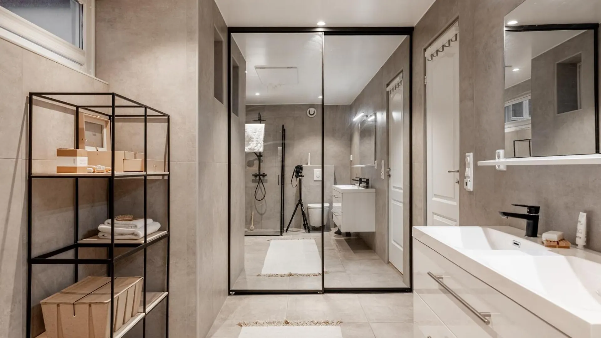 Dinbnb Apartments I 1898 Building With 95 Sqm Of Luxury I 2X Workspace Bergen Norwegen